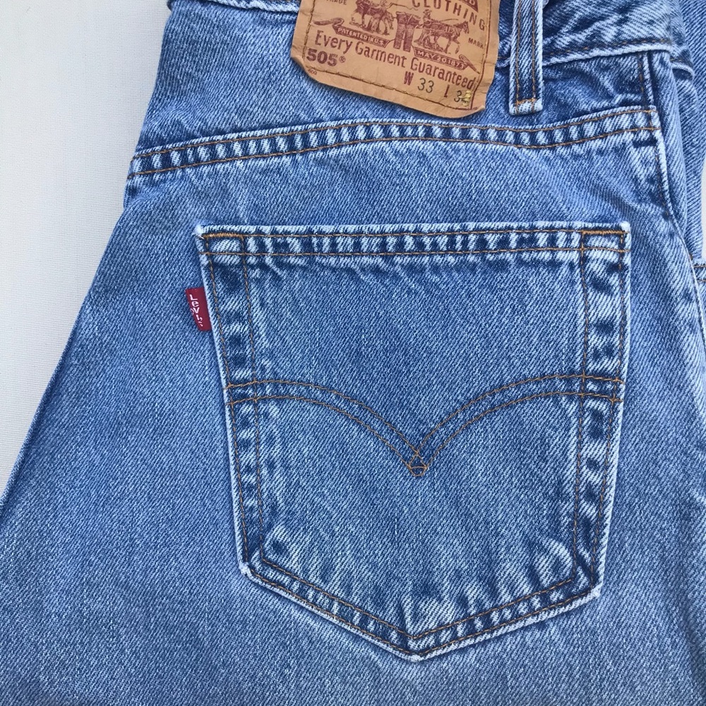 Excellent Condition Men’s Levi’s Jeans size 33” waist and 28” inseam.